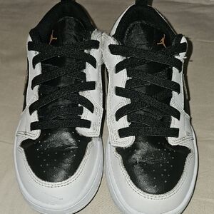 Nike Kids Sneakers Black and White